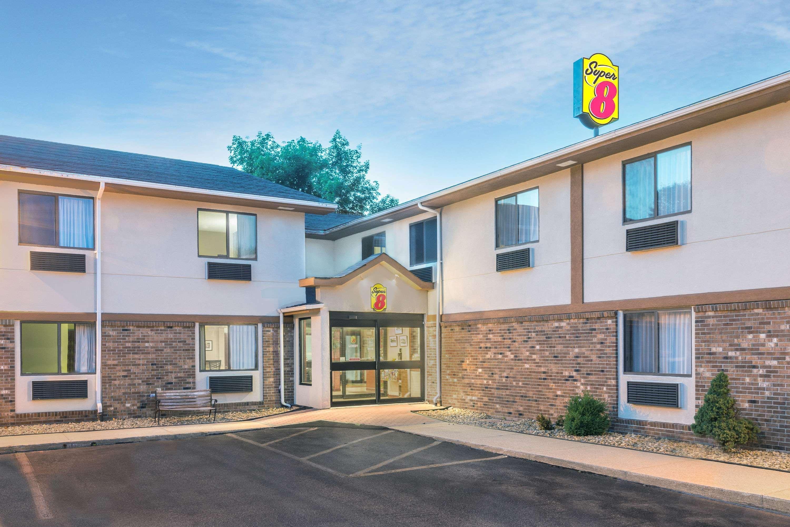 Super 8 By Wyndham Tilton/Lake Winnipesaukee Buitenkant foto
