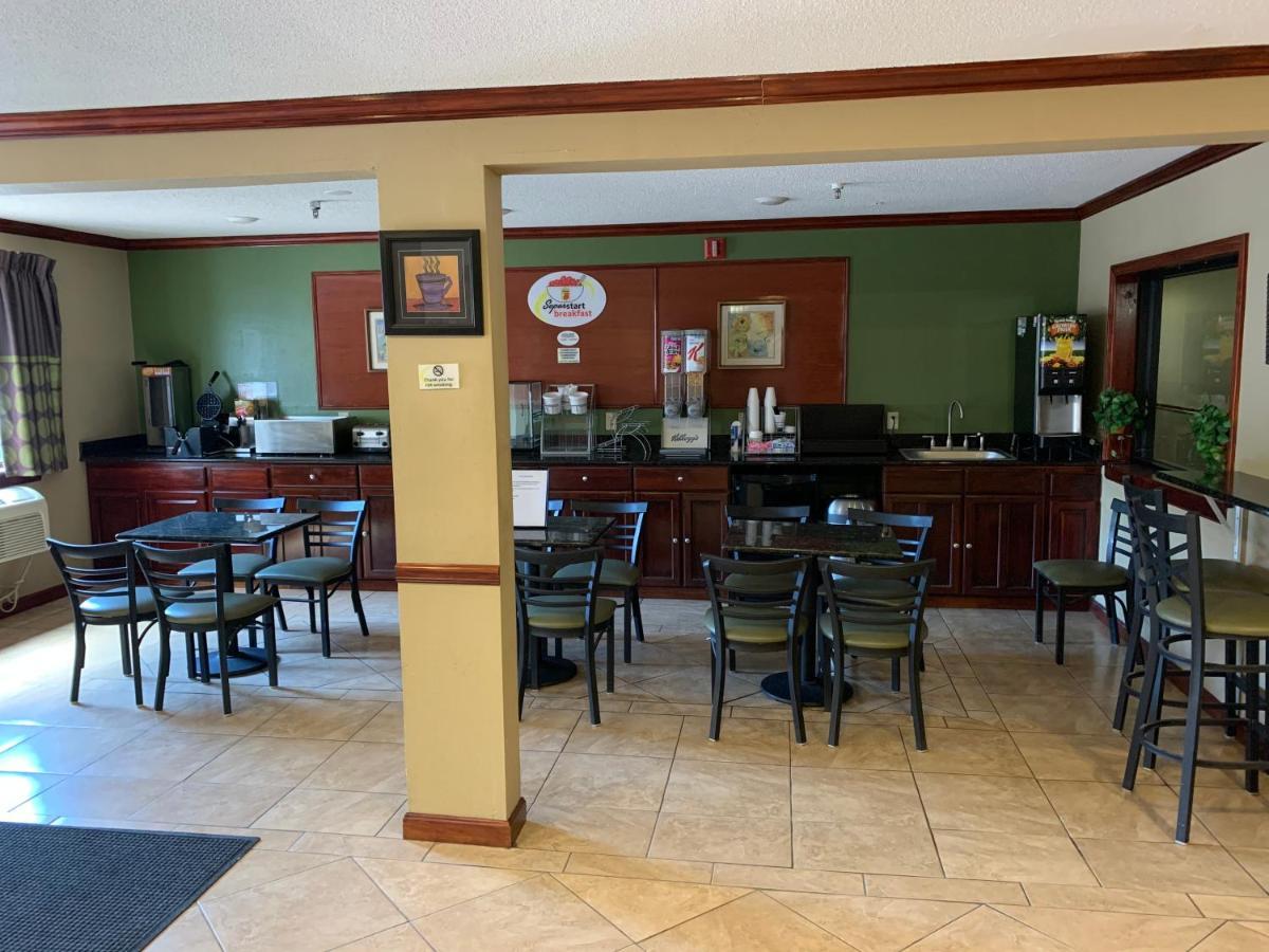 Super 8 By Wyndham Tilton/Lake Winnipesaukee Buitenkant foto