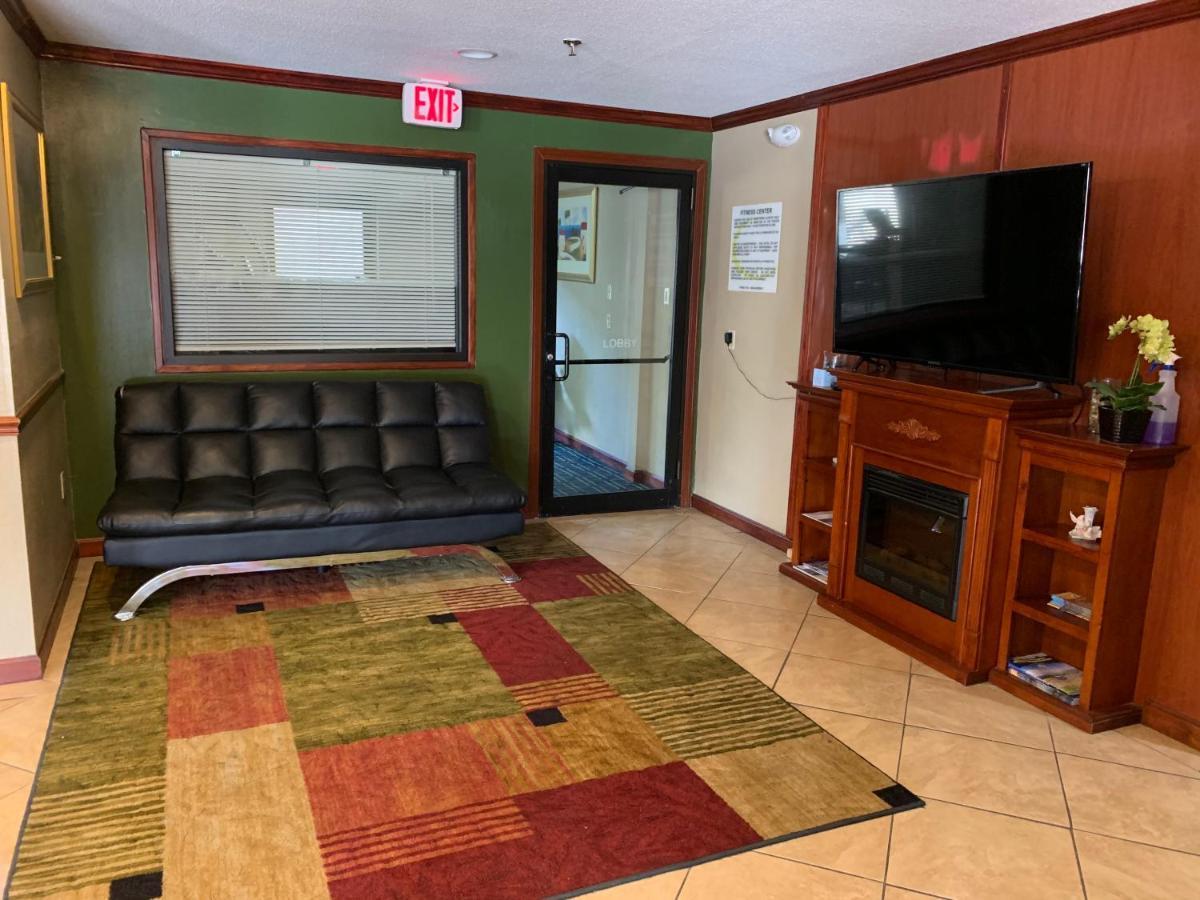 Super 8 By Wyndham Tilton/Lake Winnipesaukee Buitenkant foto